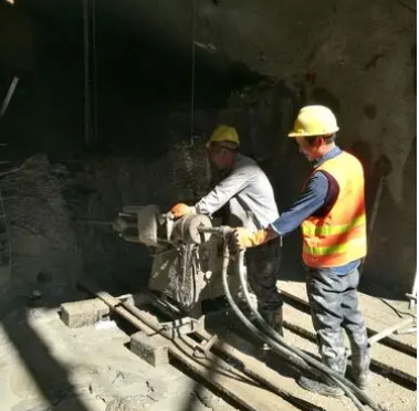 新泰水下抗分散灌浆料特点 水下不分散注浆料介绍