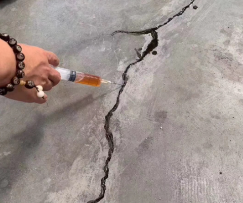 新泰混凝土裂缝修补技术详解​